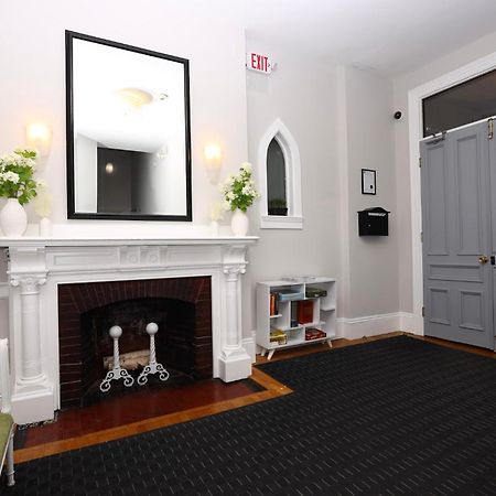 Large Stylish Newbury Street Studio W/ Kitchen Boston Exterior photo