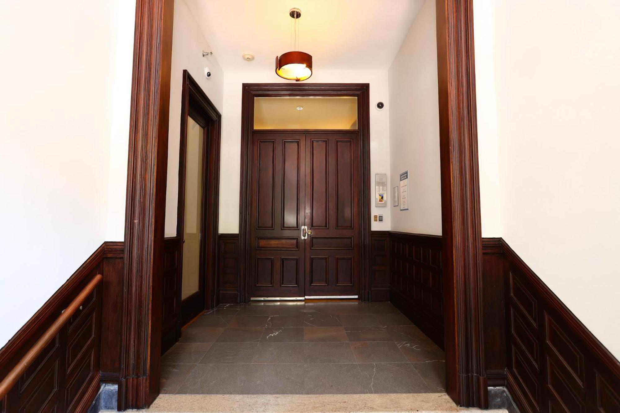 Large Stylish Newbury Street Studio W/ Kitchen Boston Exterior photo