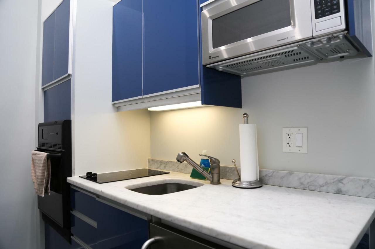 Large Stylish Newbury Street Studio W/ Kitchen Boston Exterior photo