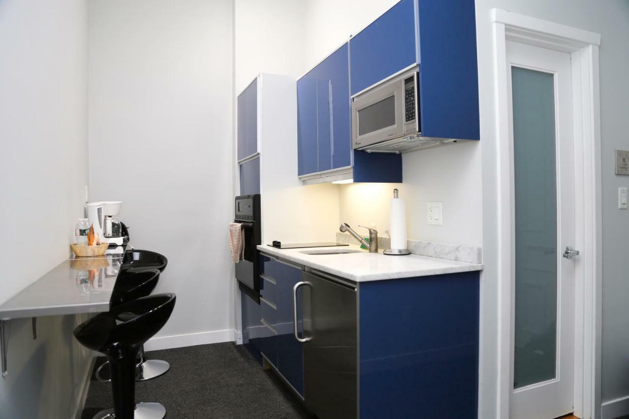 Large Stylish Newbury Street Studio W/ Kitchen Boston Exterior photo
